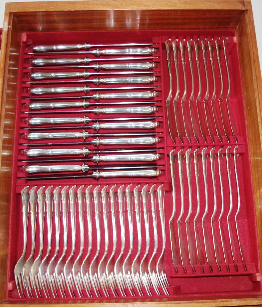 Extensive German silver & gilt cutlery set - Image 4 of 11