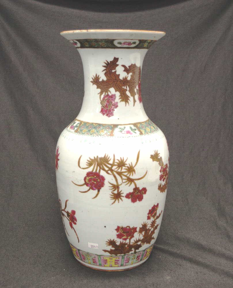 Large Chinese Qing Dynasty pottery vase