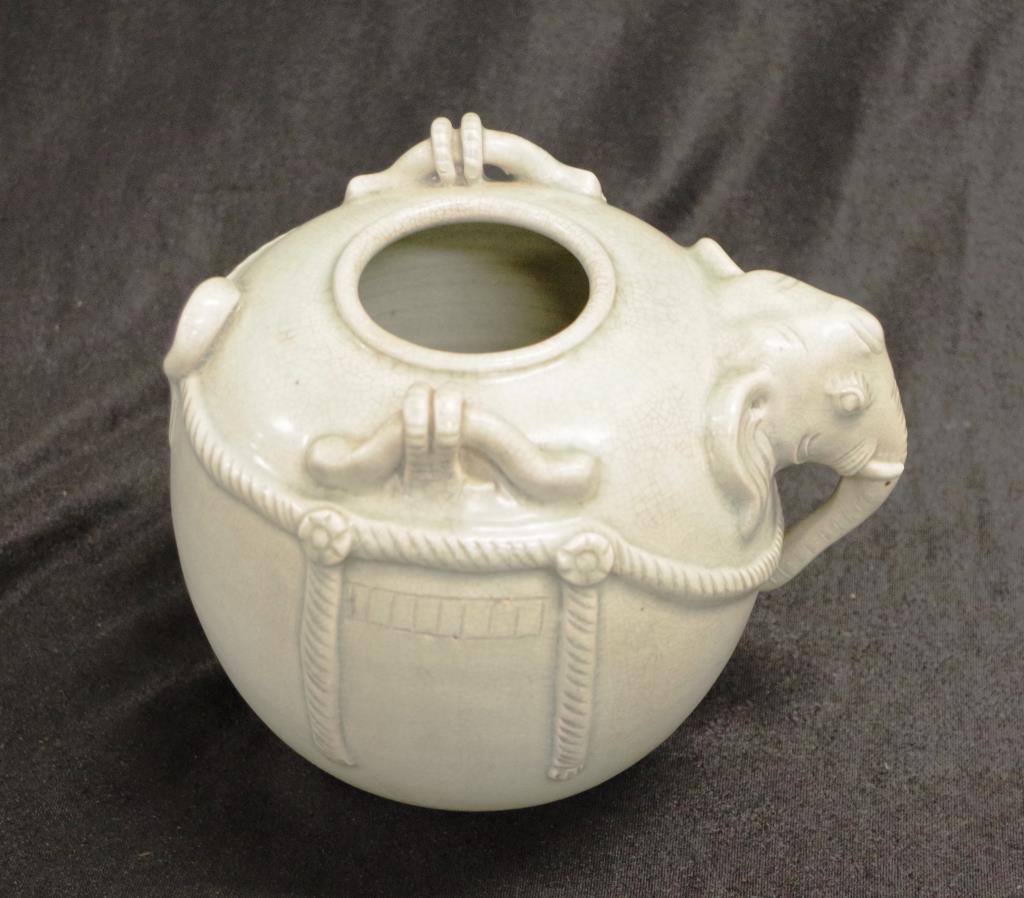 Chinese celadon porcelain vase - Image 2 of 4