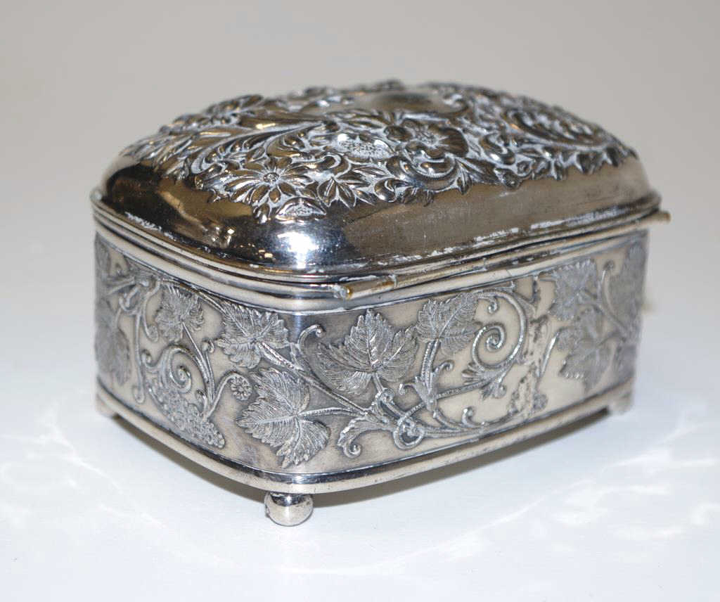 American silver plate lidded trinket box - Image 4 of 4