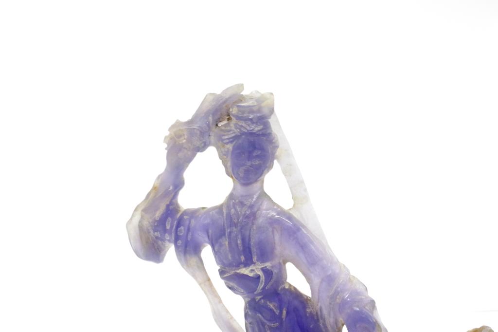 Lavender Jade carved Guanyin figure - Image 2 of 5