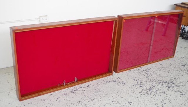 Pair of display cases suitable for wall mounting - Image 2 of 2