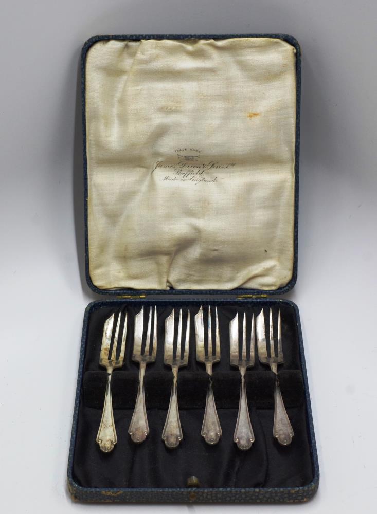 James Dixon boxed EPNS cake forks - Image 3 of 6