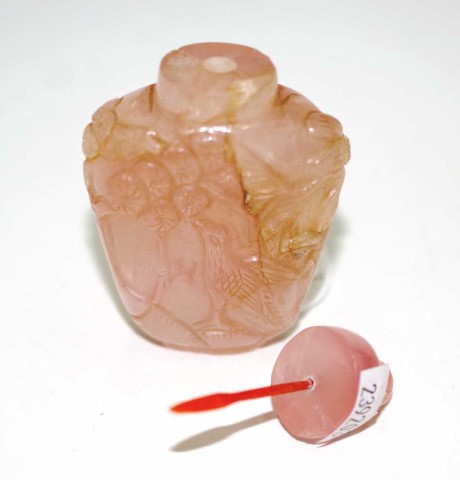 Chinese carved rose quartz snuff bottle - Image 2 of 2