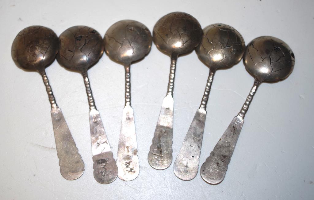 Six Chinese silver spoons - Image 4 of 4