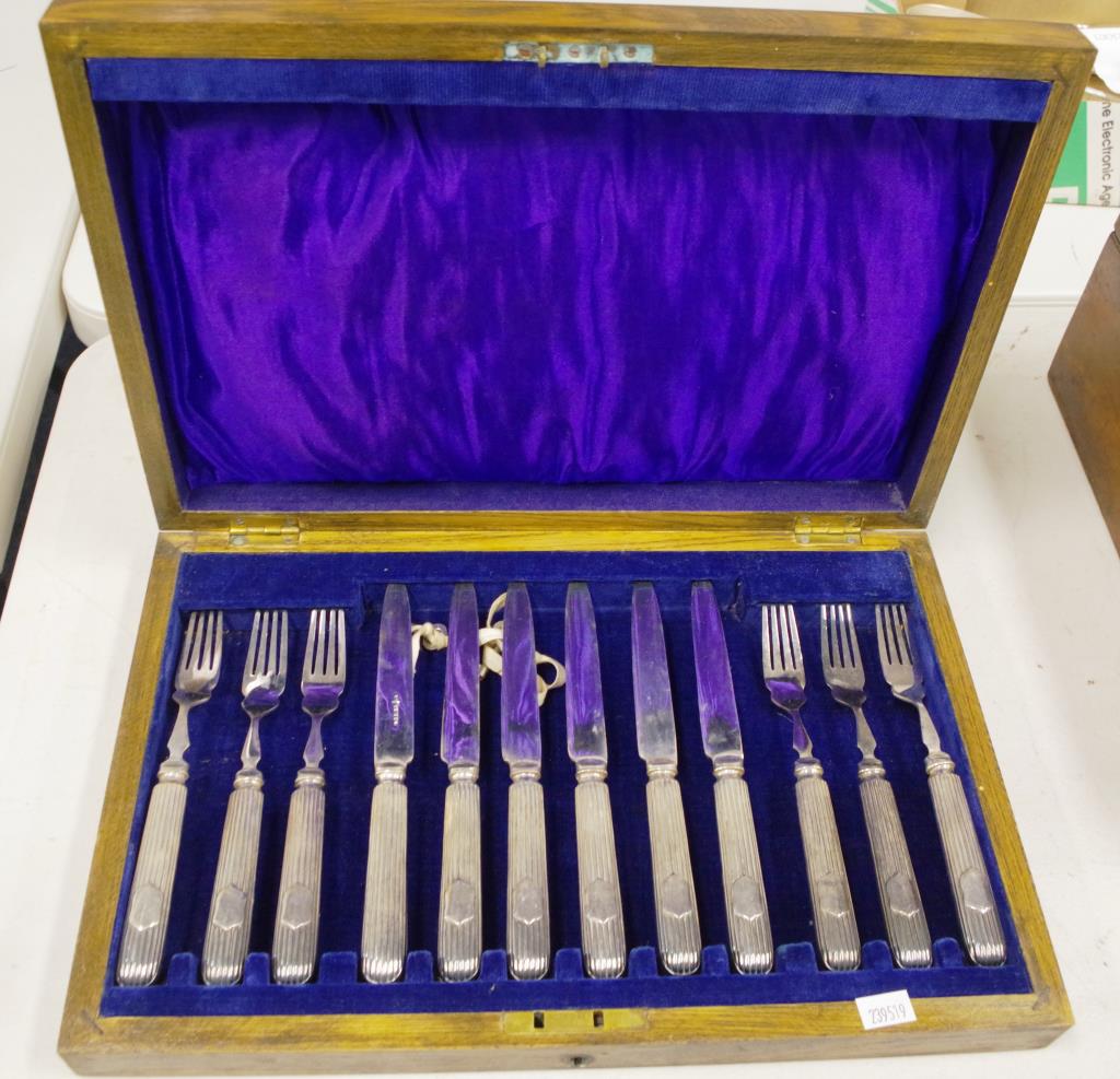 Cased set silver plate fruit knives & forks - Image 2 of 3