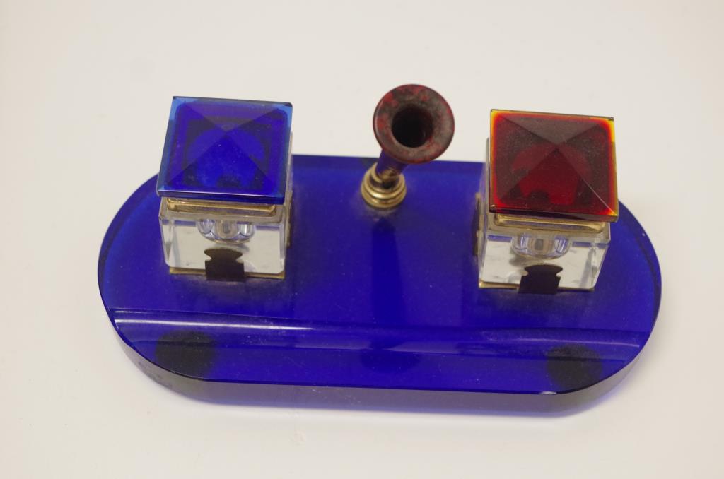 Art Deco blue and red glass inkwell - Image 2 of 4