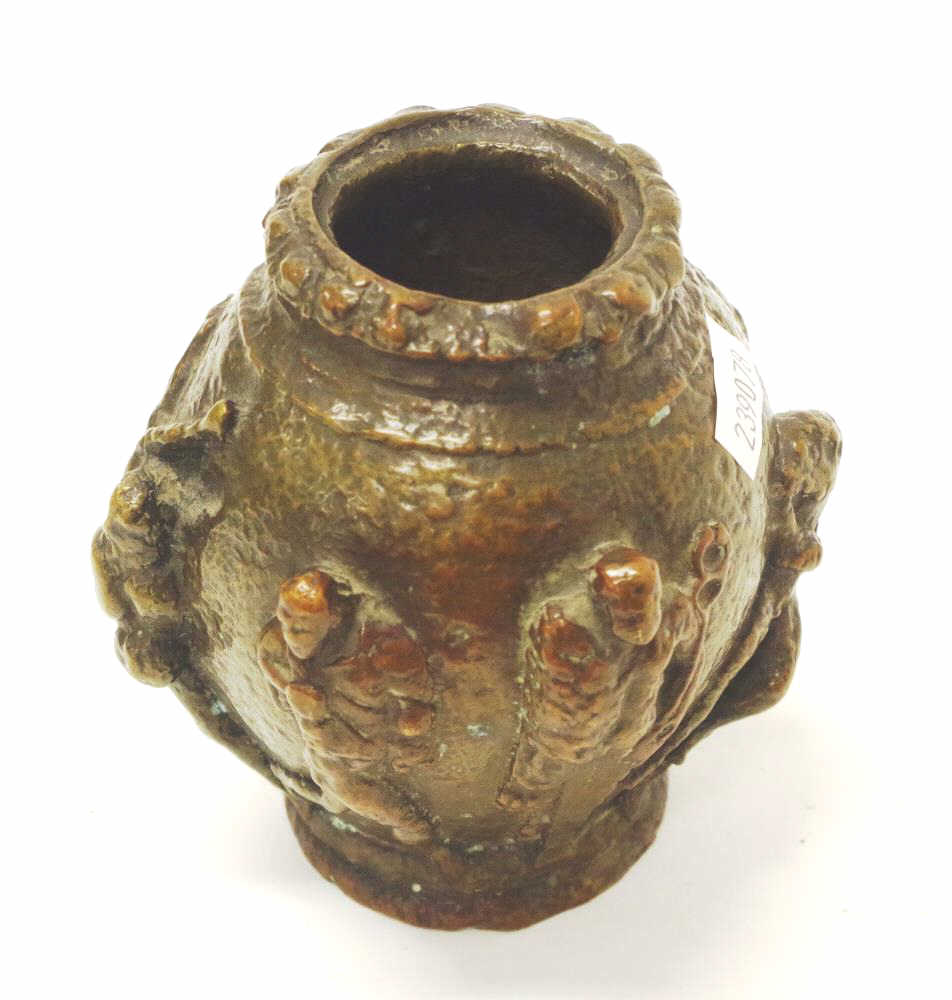 17th century cast bronze figural vase - Image 2 of 3