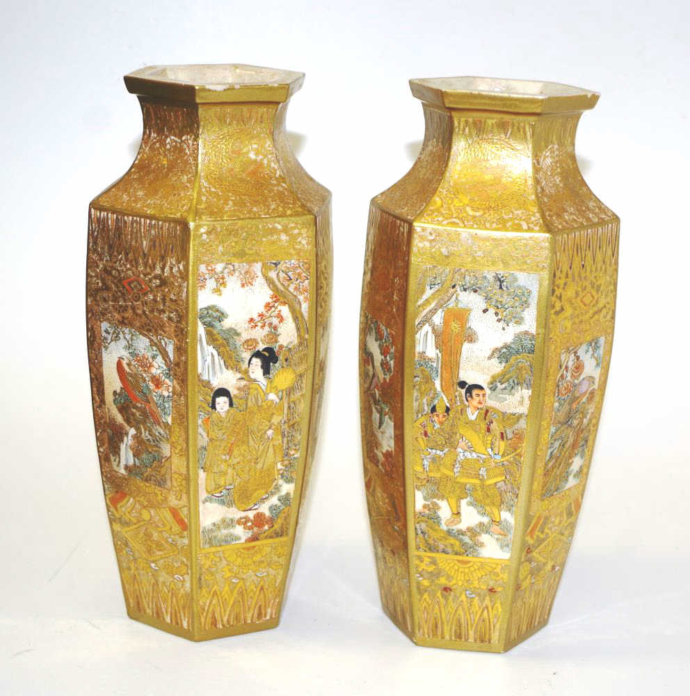 Pair Japanese Satsuma hexagonal vases - Image 3 of 4