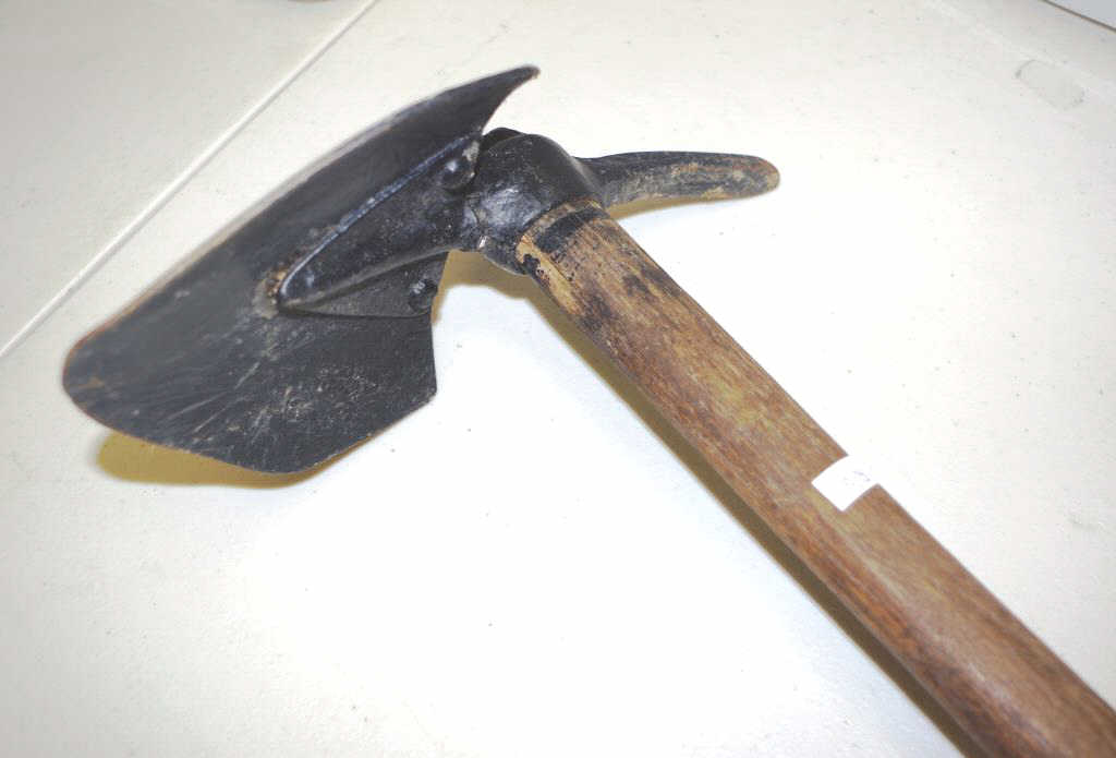 WWI Entrenching tool - Image 2 of 3