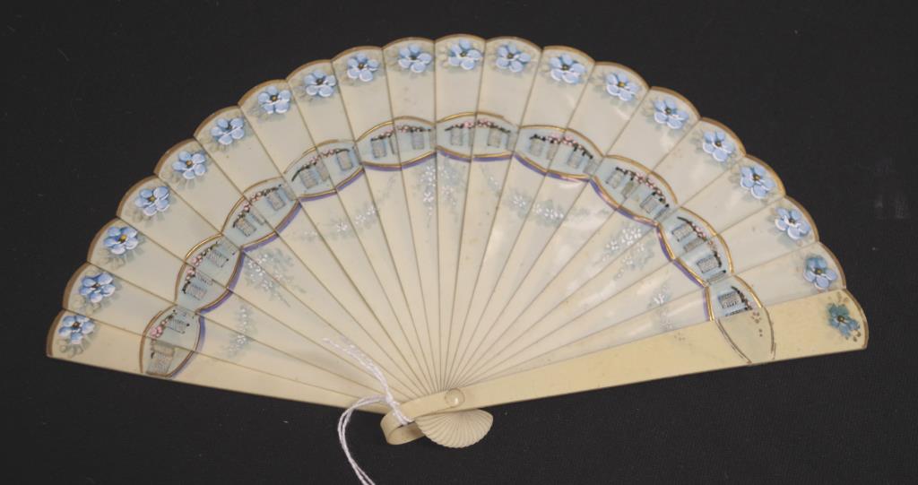 Antique Mother of Pearl & lace fan - Image 4 of 5