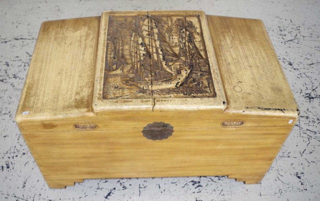 Singaporean camphorwood trunk - Image 2 of 3