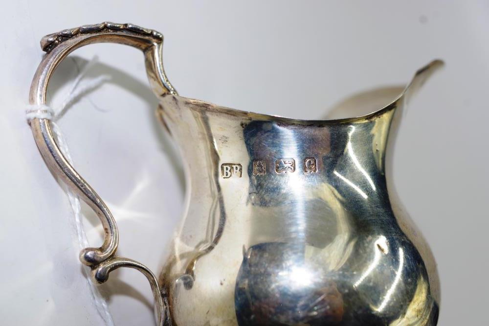 Edward VII Sterling silver milk jug - Image 3 of 3