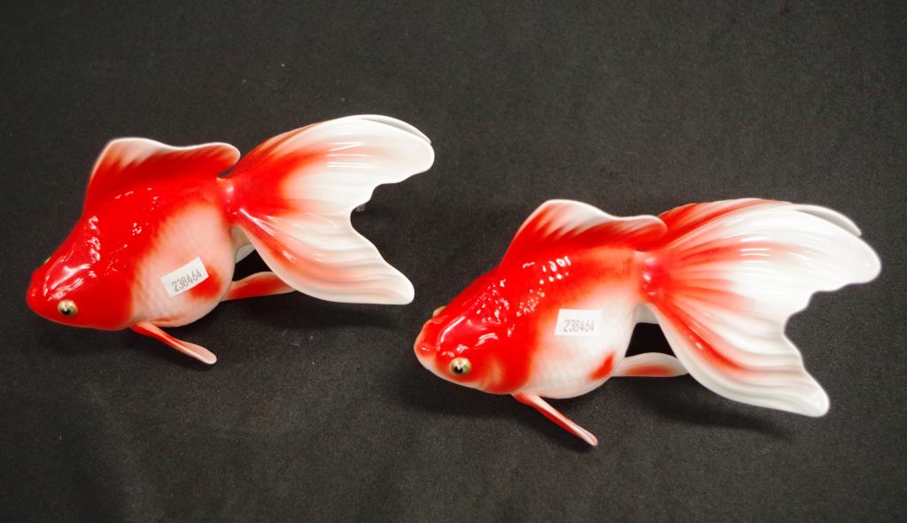 Good pair Noritake ceramic goldfish figures - Image 2 of 4