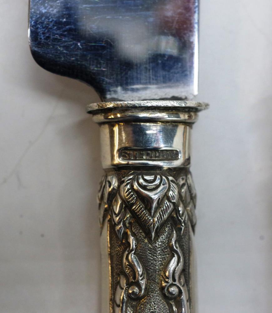 Thai repousse silver handled carving set - Image 3 of 3
