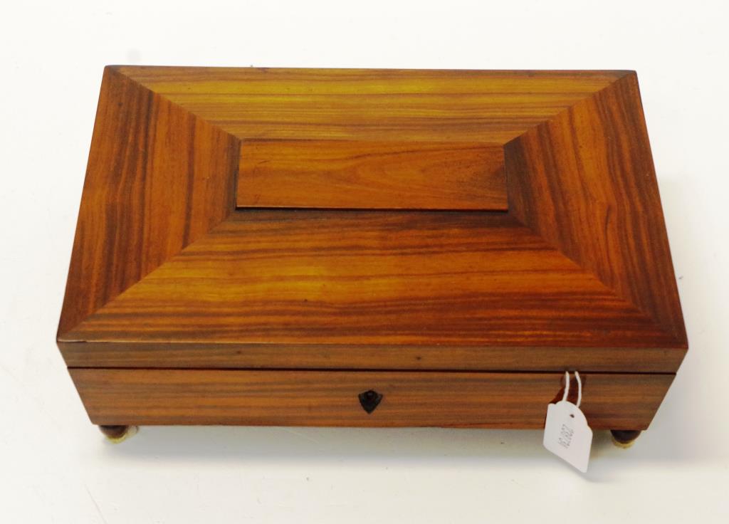 Good Mahogany veneer sewing box and contents - Bild 5 aus 6