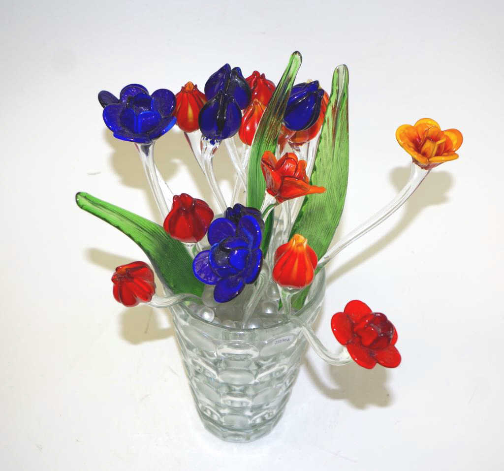 Good collection Art Glass stemmed flowers - Image 3 of 3