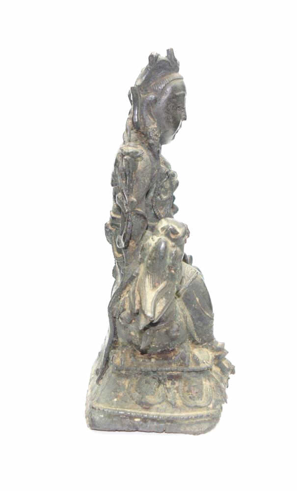 Antique bronze Guanyin Bodhisattva - Image 8 of 12