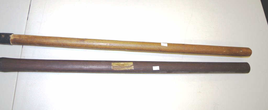 Two vintage long handle bill hooks - Image 3 of 3