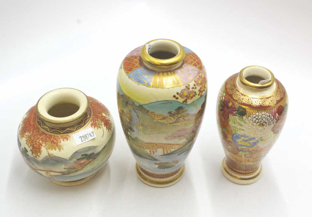 Three Japanese Satsuma vases - Image 2 of 4