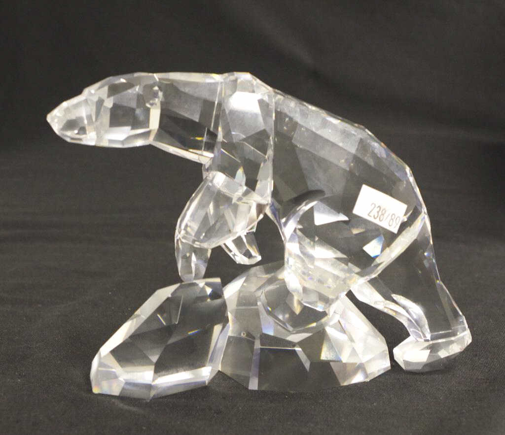 Swarovski Nanuc polar bear figure