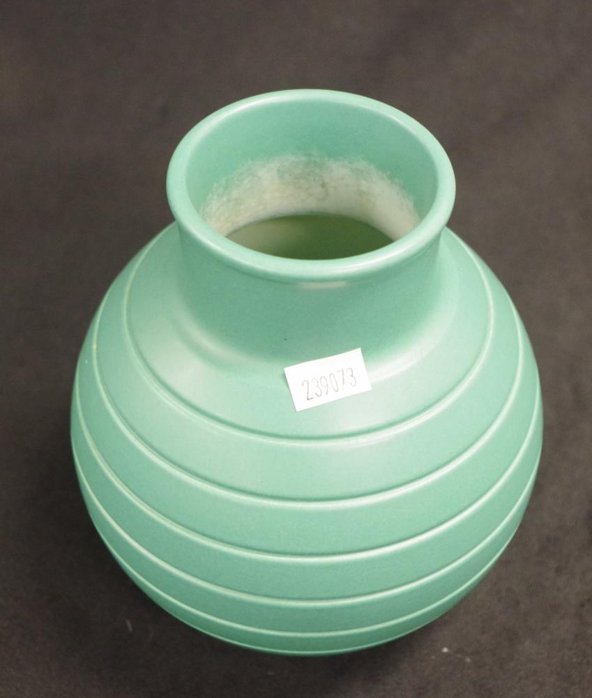 Wedgwood Keith Murray glazed matt green vase - Image 2 of 3