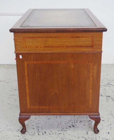 Antique twin pedestal desk - Image 4 of 4