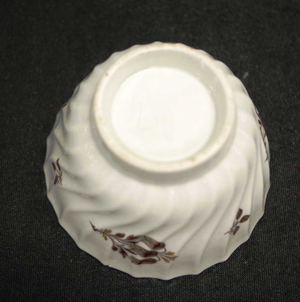 Antique 18th C Worcester tea bowl - Image 4 of 4