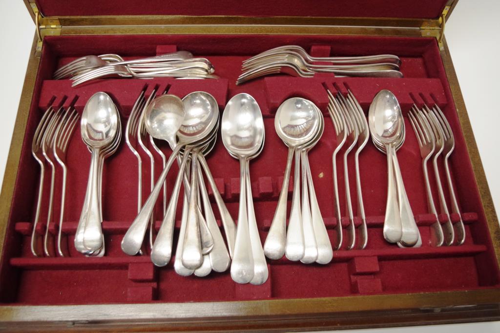 Good early canteen silver plated cutlery - Image 4 of 5