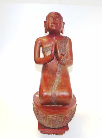 Good Burmese carved wood kneeling monk figure - Image 2 of 4