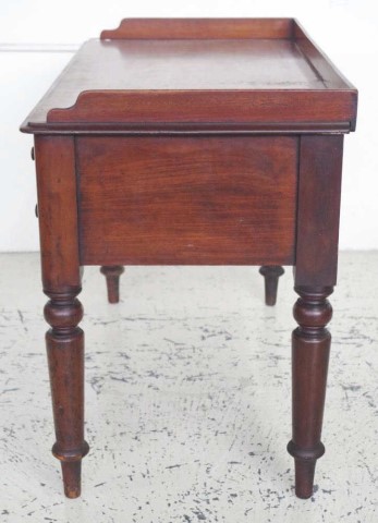 Victorian cedar knee hole desk - Image 2 of 4