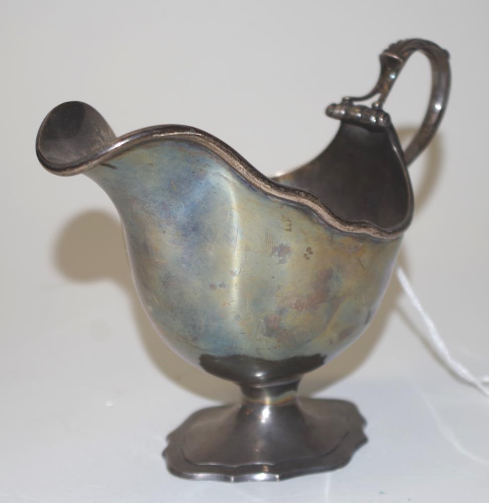 George V hallmarked silver jug - Image 2 of 4