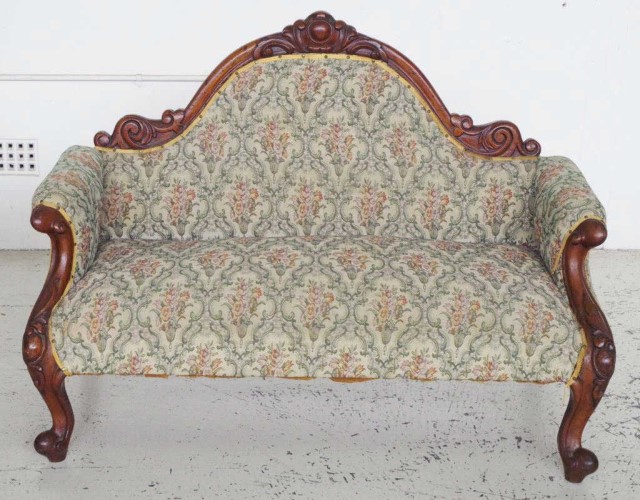 Victorian Rococo style settee - Image 2 of 3