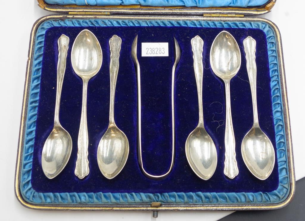 Cased set EIIR sterling silver teaspoons