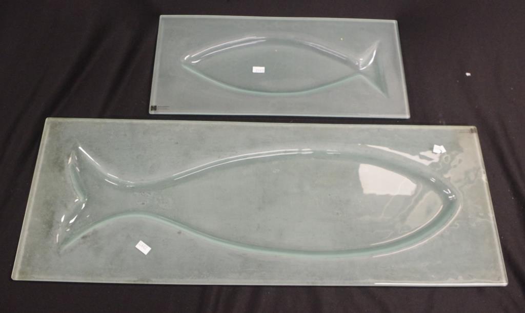 Two Australian Susie Barnes glass fish platters - Image 2 of 3