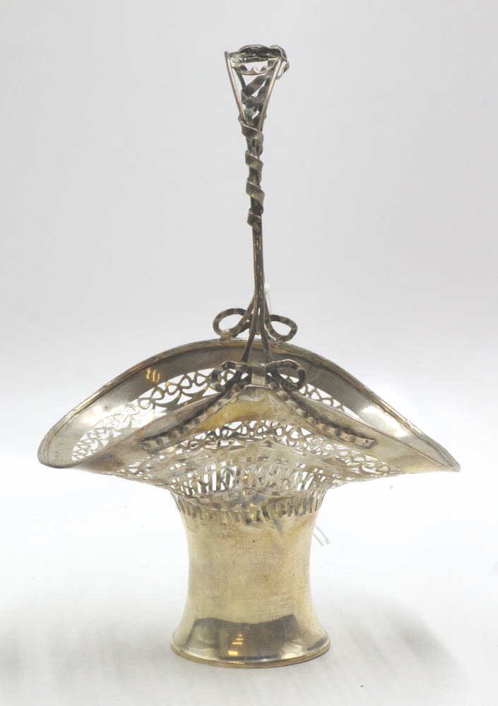 George V sterling silver bonbon serving basket - Image 2 of 4