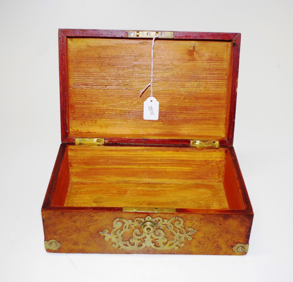 Antique burr walnut box with brass work - Image 4 of 4