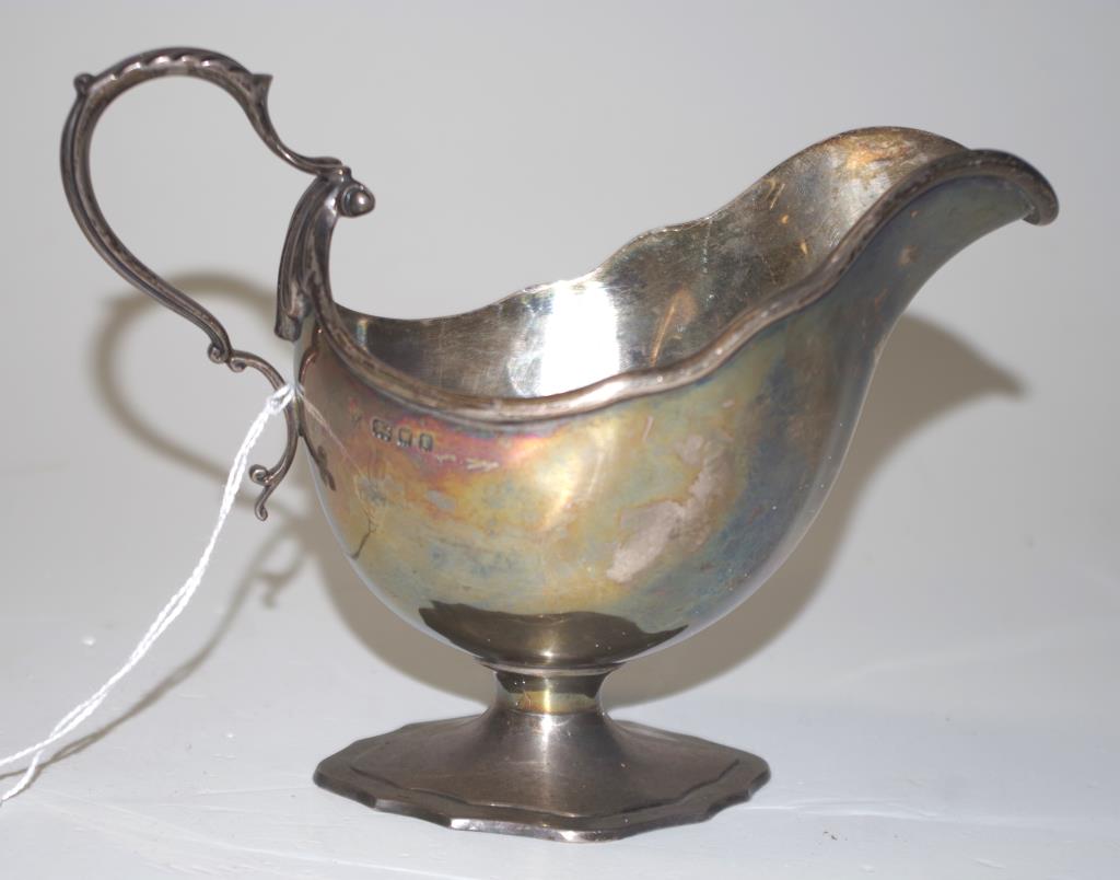 George V hallmarked silver jug - Image 4 of 4