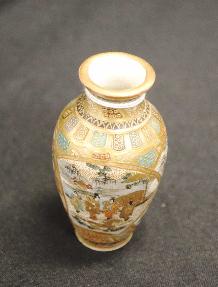 Antique miniature Satsuma vase - Image 2 of 3