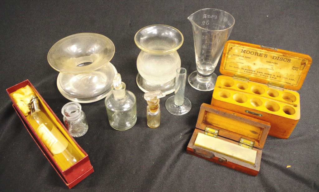 Quantity of vintage medical equipment - Image 2 of 2