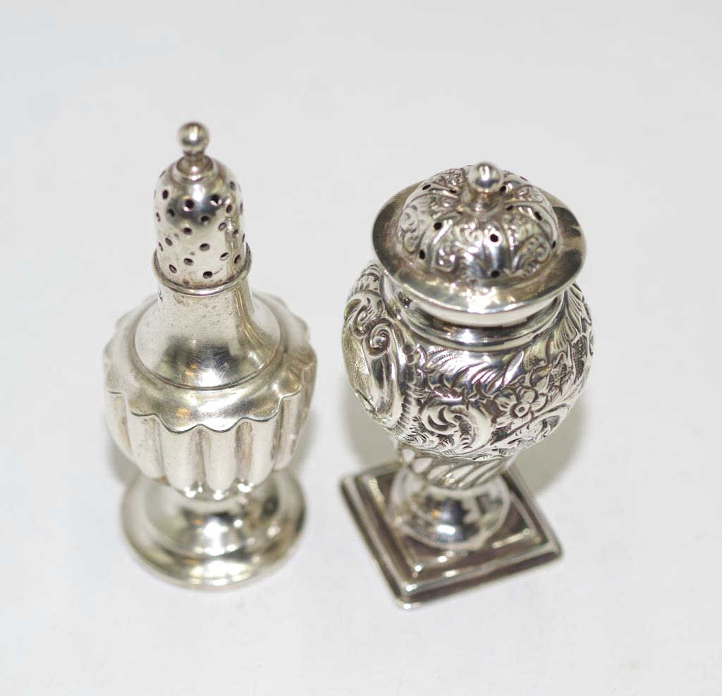 Two various Victorian sterling silver pepperettes - Image 2 of 4