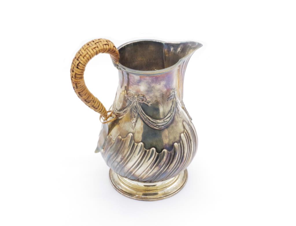 George III silver rococo milk jug - Image 3 of 3