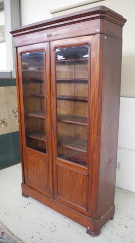 Antique French 2 door bookcase - Image 4 of 4