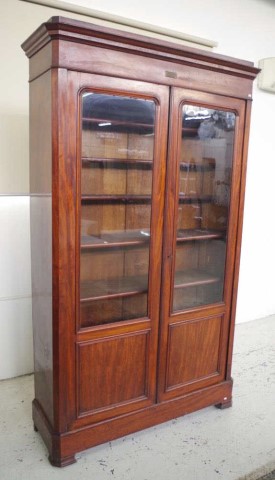 Antique French 2 door bookcase - Image 3 of 4