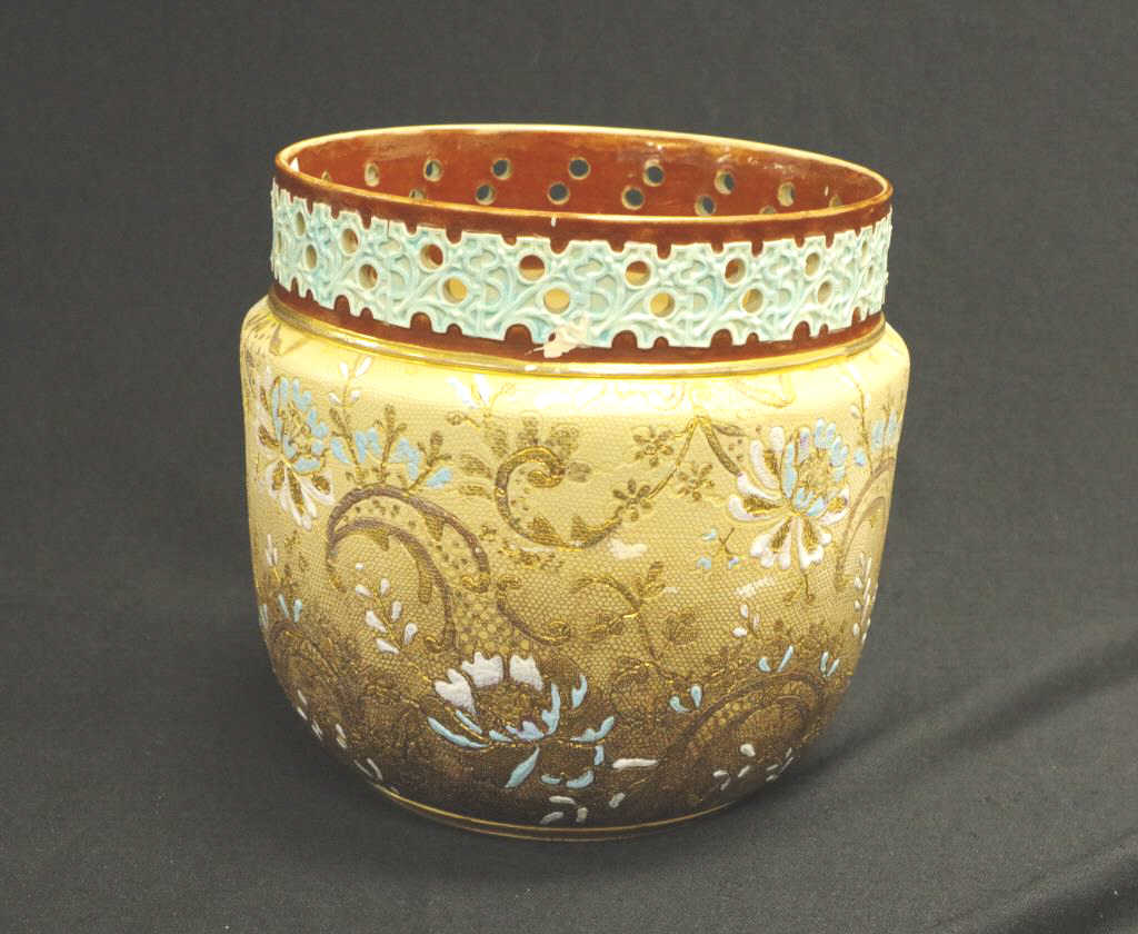 Edwardian Doulton Burslem ceramic jardiniere