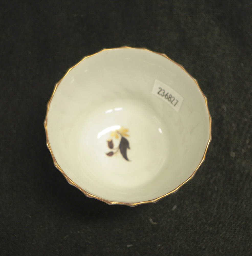 Antique 18th C Worcester tea bowl - Image 3 of 4
