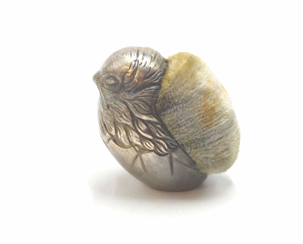 Miniature ERII sterling silver bird pin cushion - Image 2 of 3