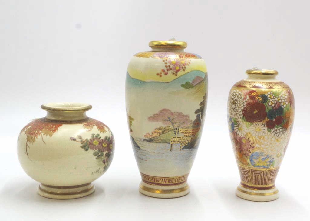 Three Japanese Satsuma vases - Image 3 of 4
