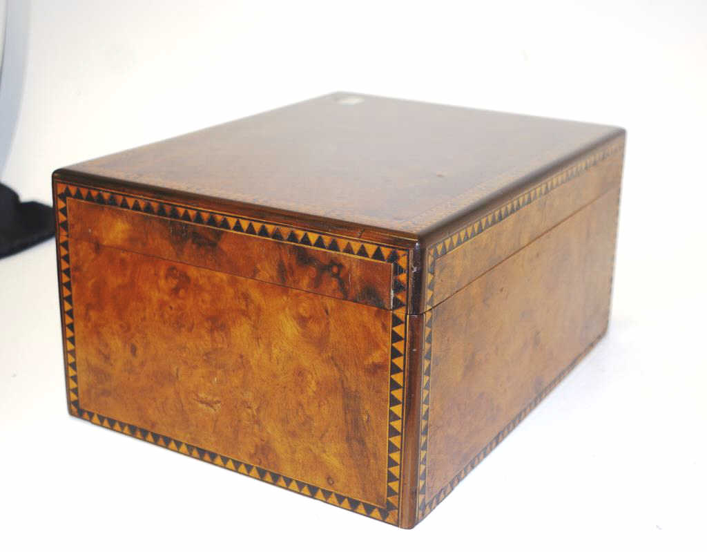 Victorian burr walnut inlaid table top box - Image 3 of 4