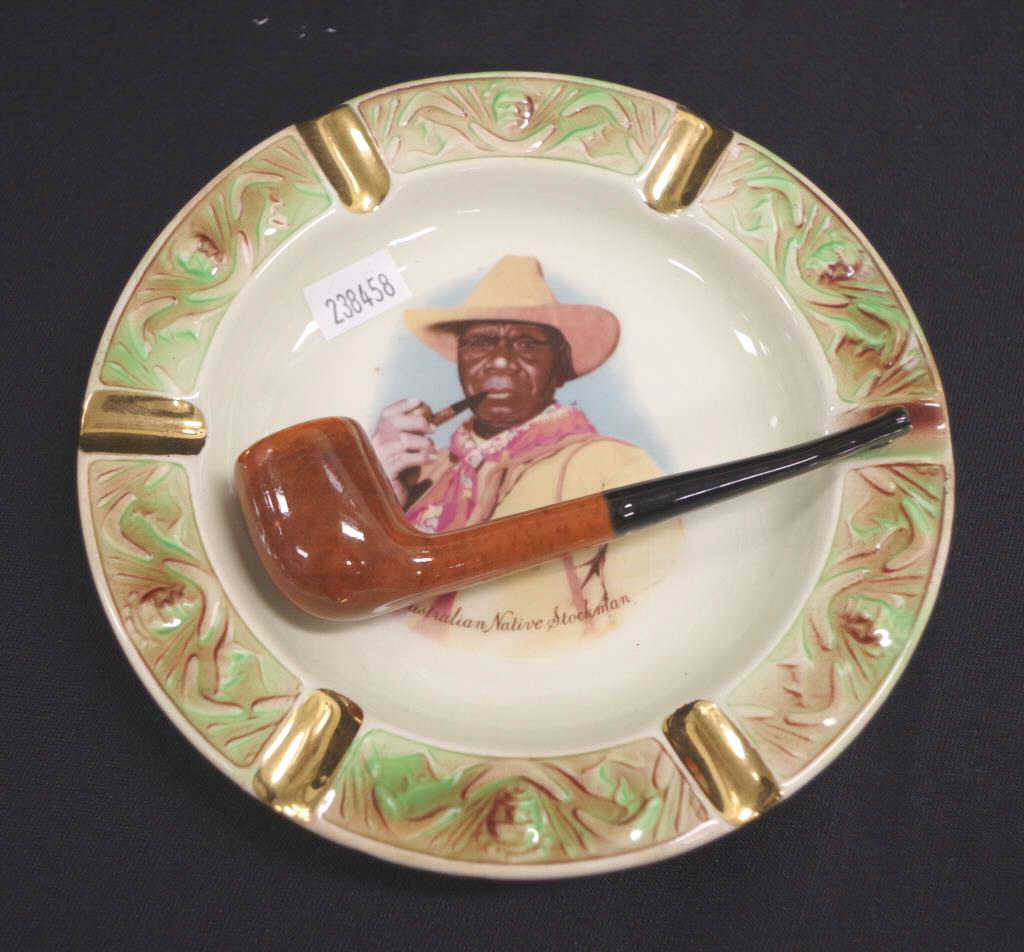 Rare Wembley Australia smoker's pipe ashtray